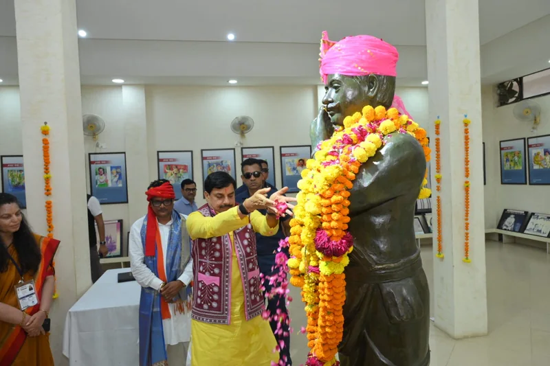 मुख्यमंत्री डॉ. मोहन यादव ने अमर शहीद चंद्रशेखर आजाद को जन्मजयंती पर किया नमन