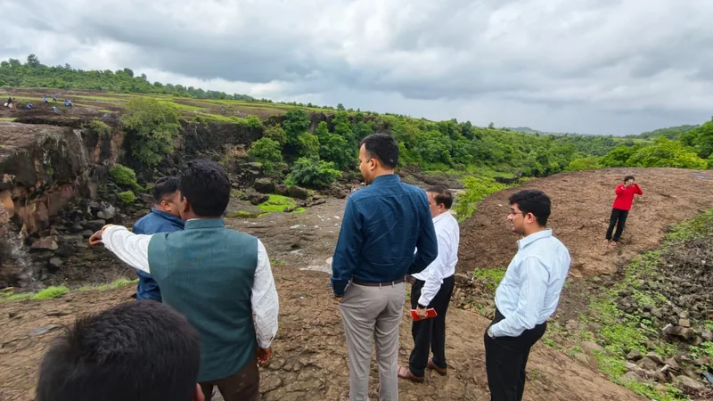 घुघरा वॉटरफॉल को पर्यटन हब बनाने की अपार संभावना- डीएम