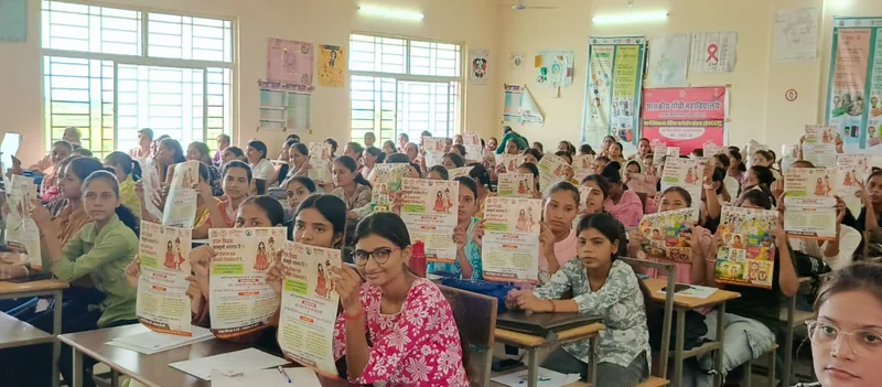 पिंक ड्राइविंग लाइसेंस ड्राइव का किया गया आयोजन
